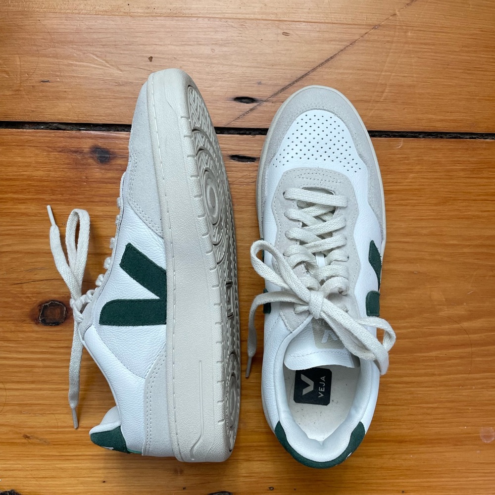 Green Vejas V12 Sneakers